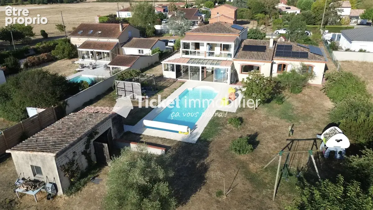 Villa t6 215m2 terrain 5558m2 constructible, piscine au sel liner neuf, aquathermie 2 puits, 4kw panneaux, double veranda 72m2,  - photo 23