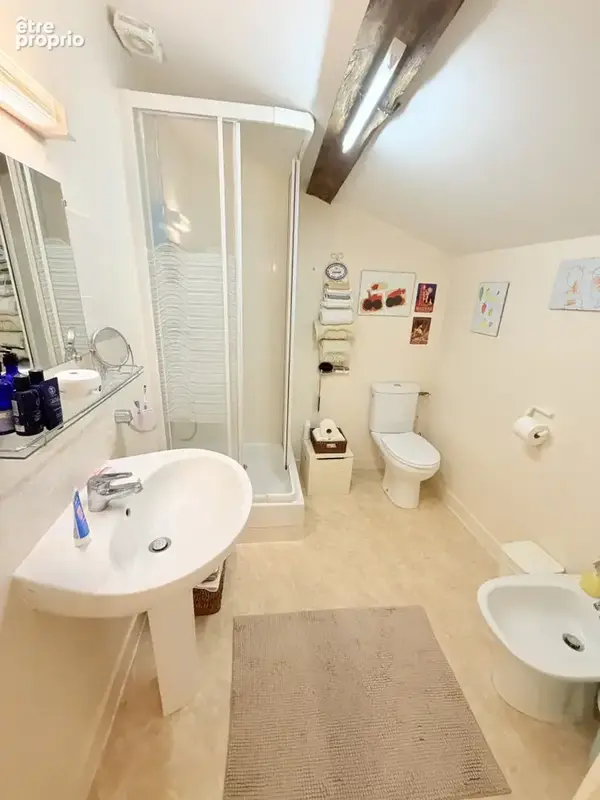 SALLE DEAU ETAGE