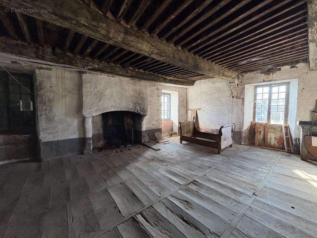 Maison à SALON-LA-TOUR