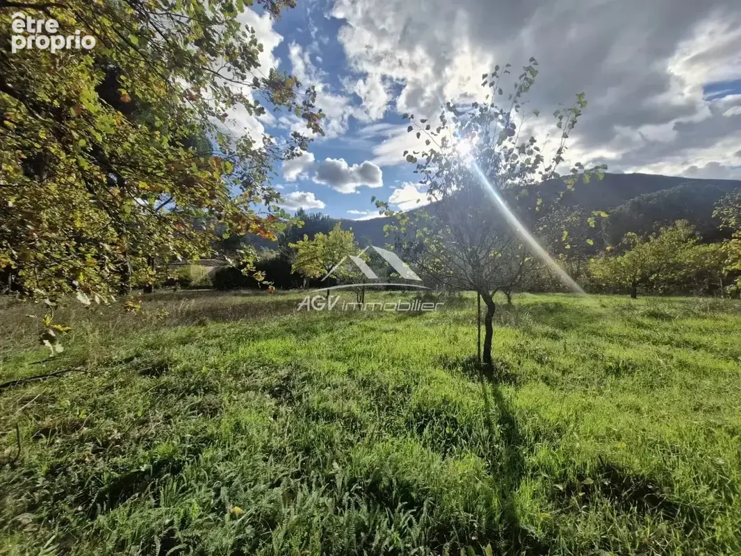 Proche Des Mages une parcelle de terrain constructible 3100 m² - photo 7