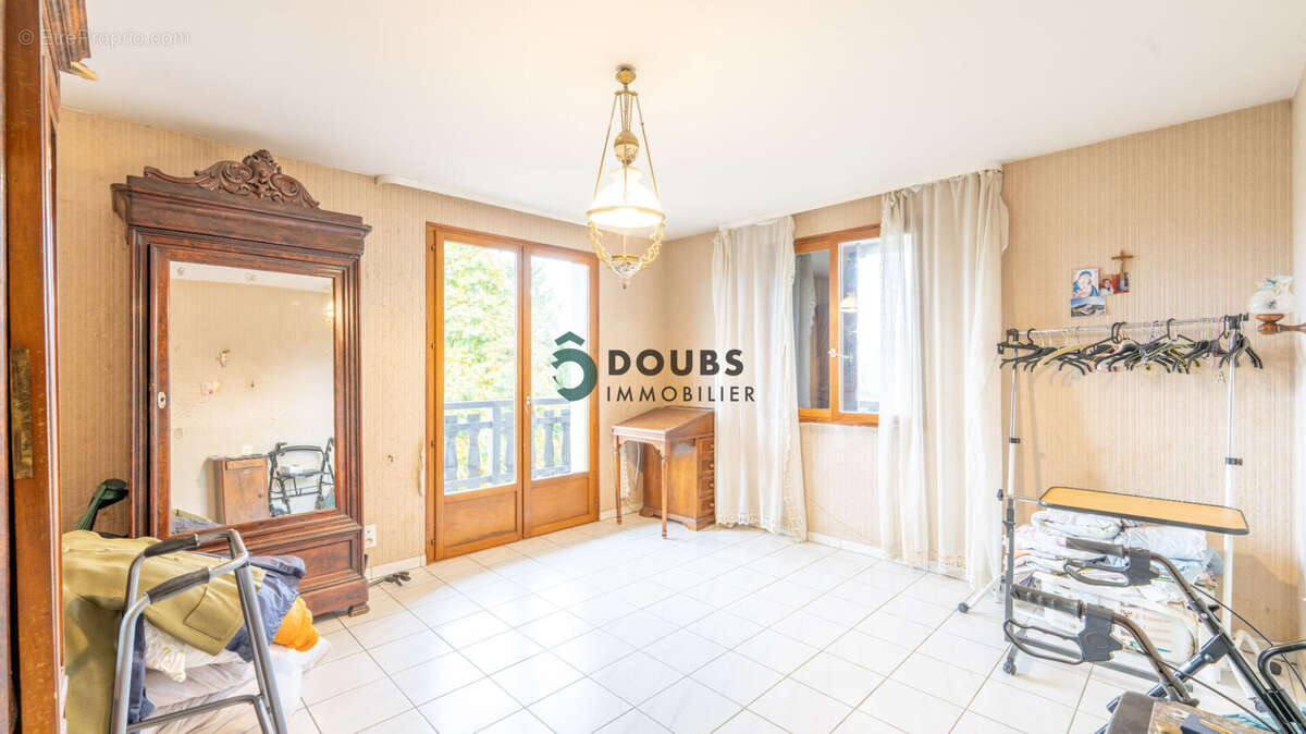 Maison à GUYANS-VENNES