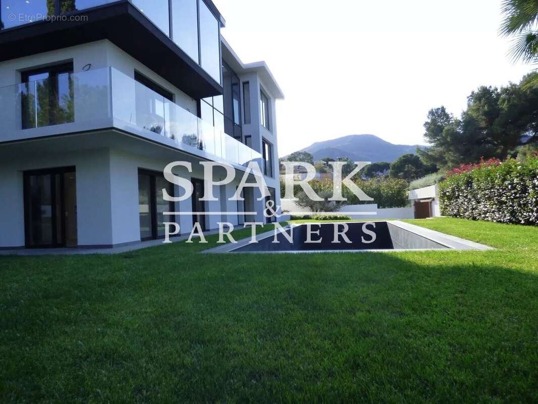 Maison à ROQUEBRUNE-CAP-MARTIN