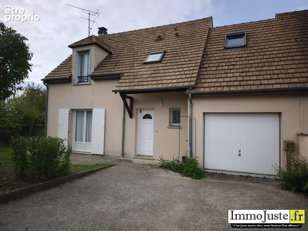 Photo Maison à Le Perray-En-Yvelines au prix de 400 000€