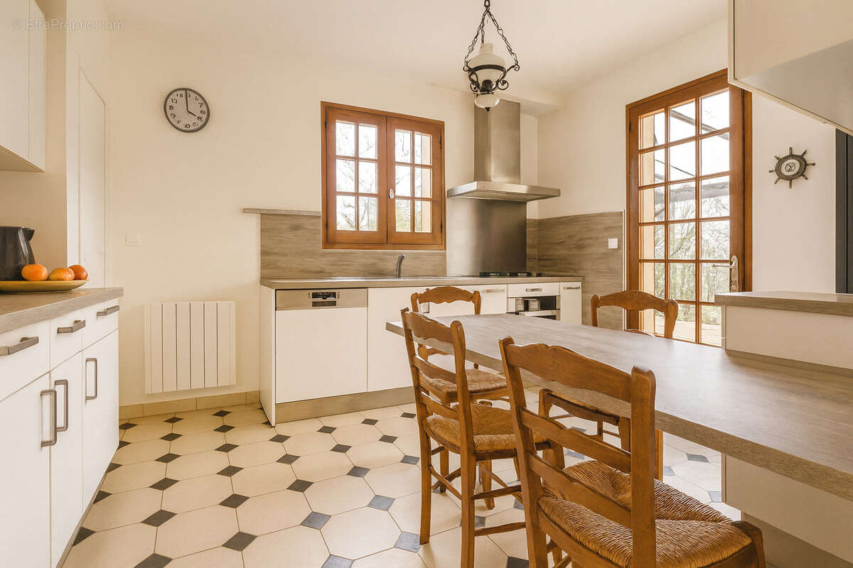 Maison à VERNEUIL-EN-HALATTE