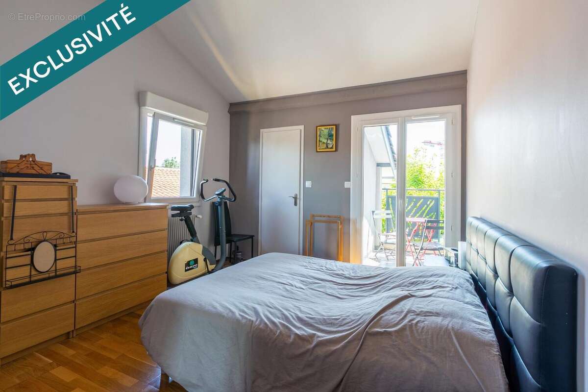 Maison 250 m² à Chassieu  - photo 4