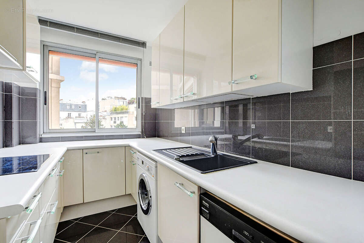 Appartement à PARIS-12E