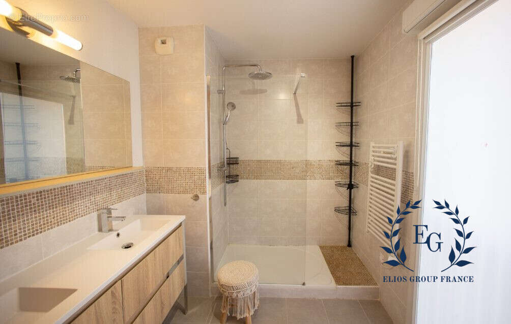 Salle d&#039;eau - Appartement à JUVIGNAC