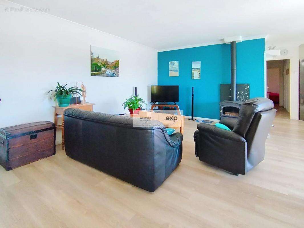 Maison à CASTELNAU-MONTRATIER