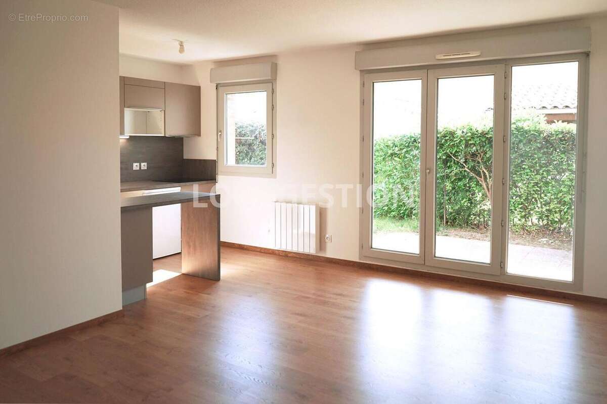 Appartement à LA SALVETAT-SAINT-GILLES