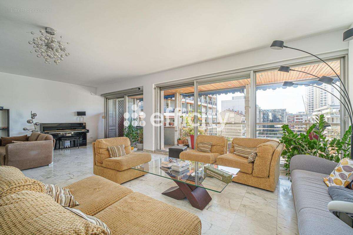 Appartement à MARSEILLE-8E