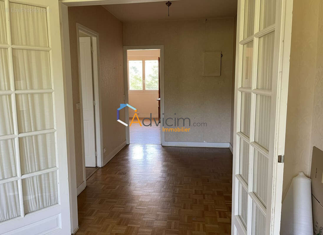 Vue hall - Appartement à OLIVET