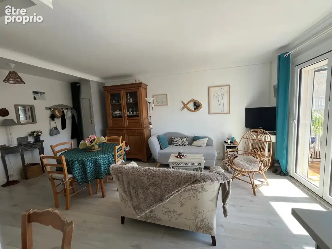 Saint pierre la mer appartement t3 parking + garage 2 voitures - photo 3