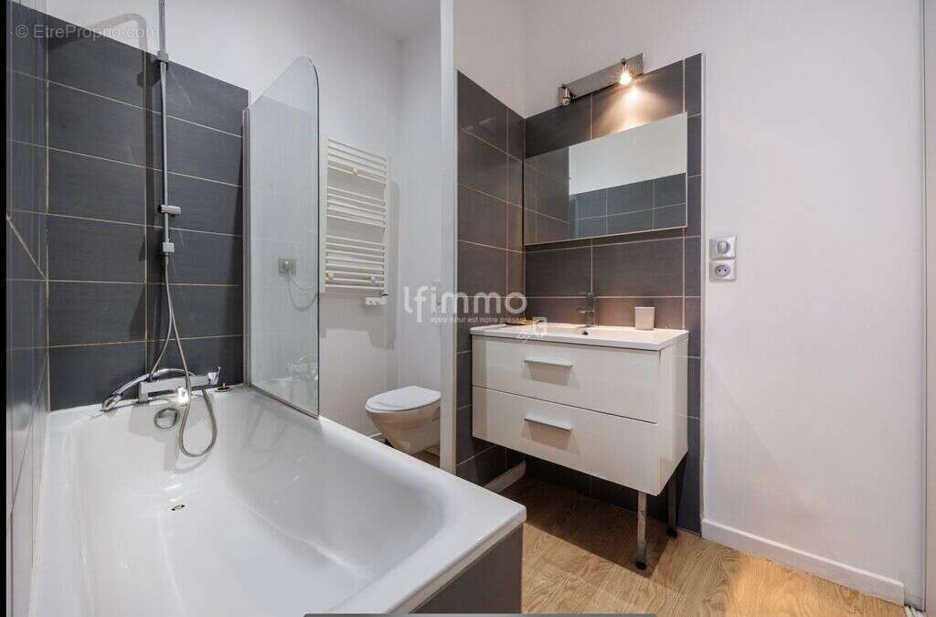 Appartement à MARSEILLE-1E
