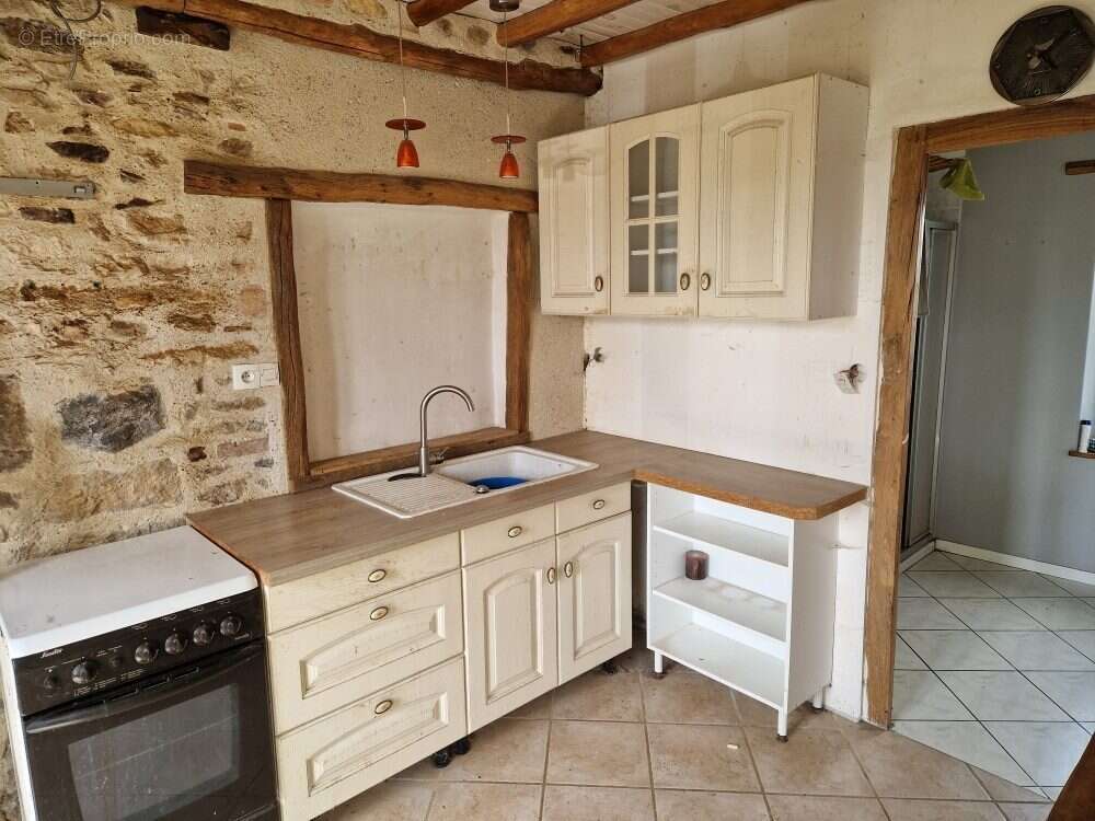 Maison 71 m² à Bethon  - photo 4