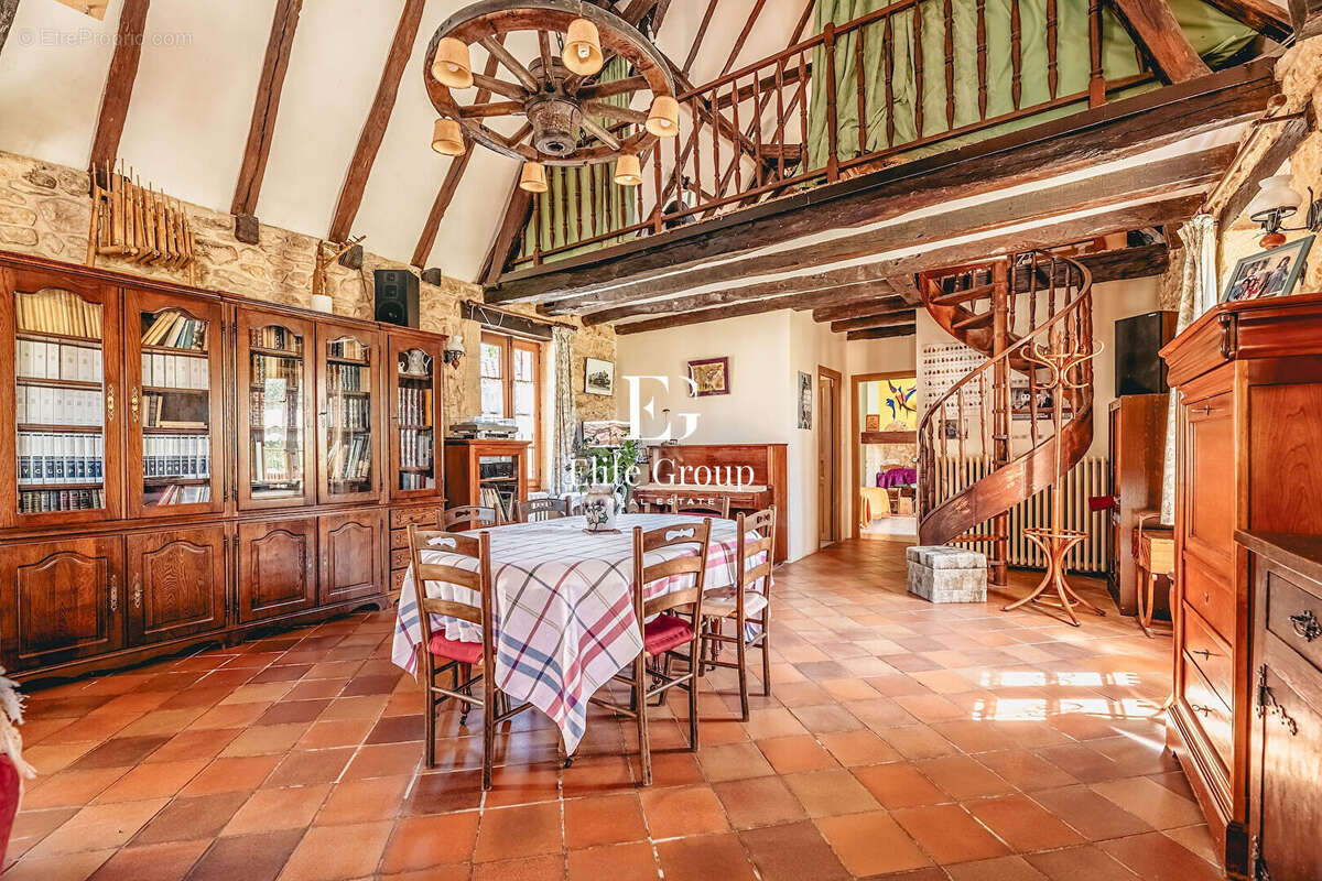 Maison à LE BUISSON-DE-CADOUIN