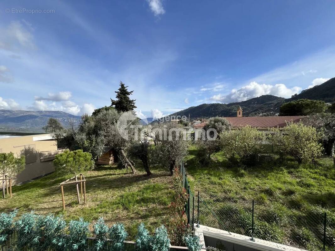 Appartement à CHATEAUNEUF-VILLEVIEILLE