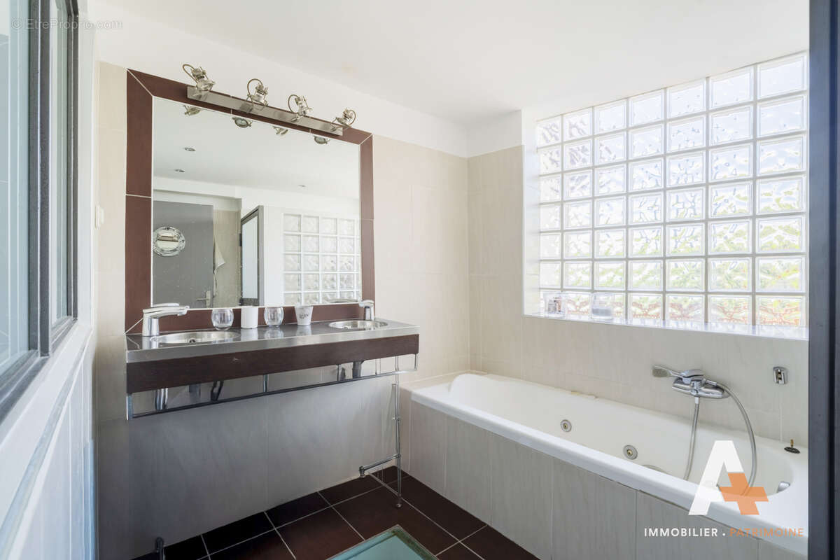 Maison à MARSEILLE-7E