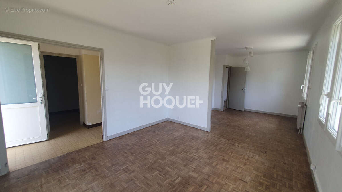 Maison à MONETEAU