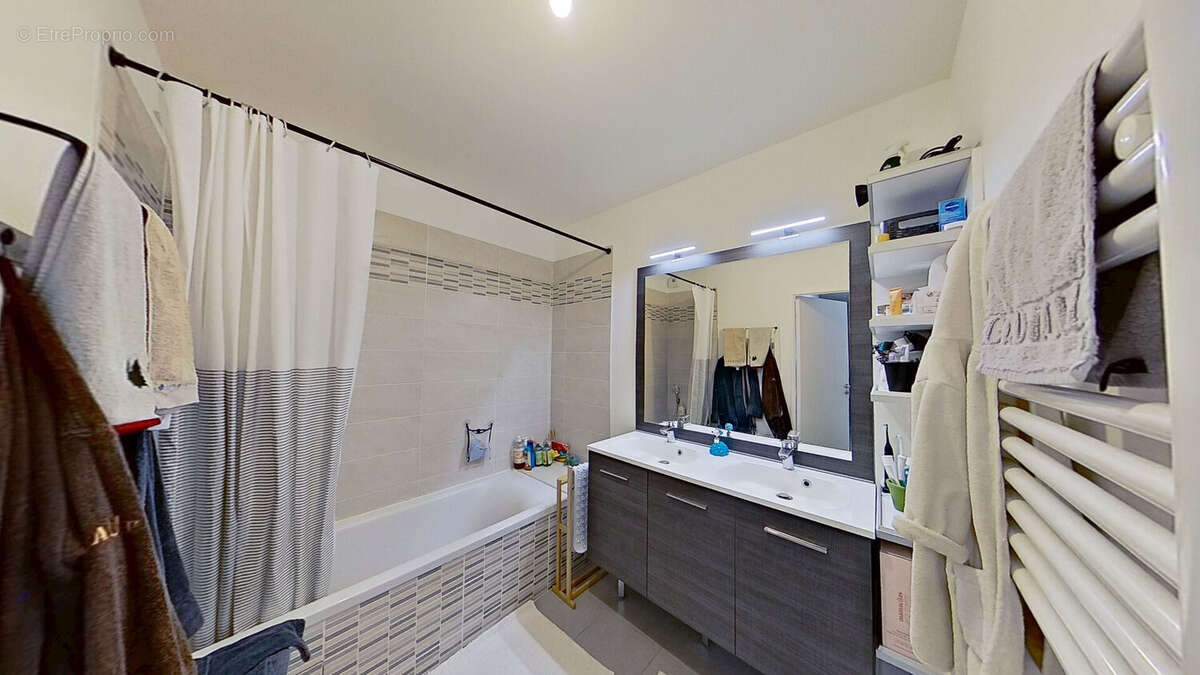 Appartement à LYON-8E