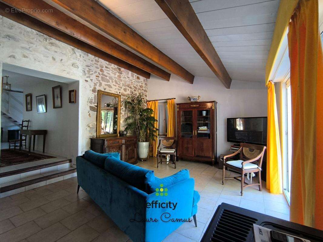 Maison 192 m² à Saint-Avaugourd-Des-Landes  - photo 5