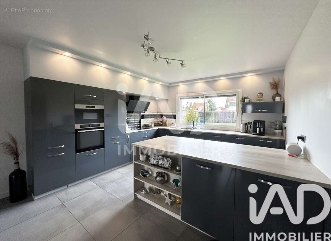 Maison 210 m² à Louviers  - photo 3