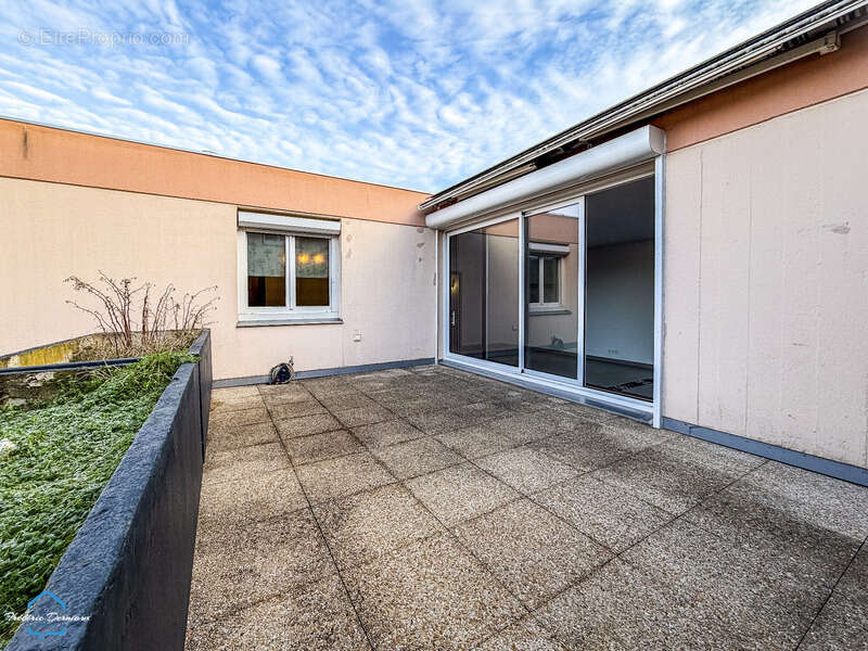 Appartement à SAULX-LES-CHARTREUX