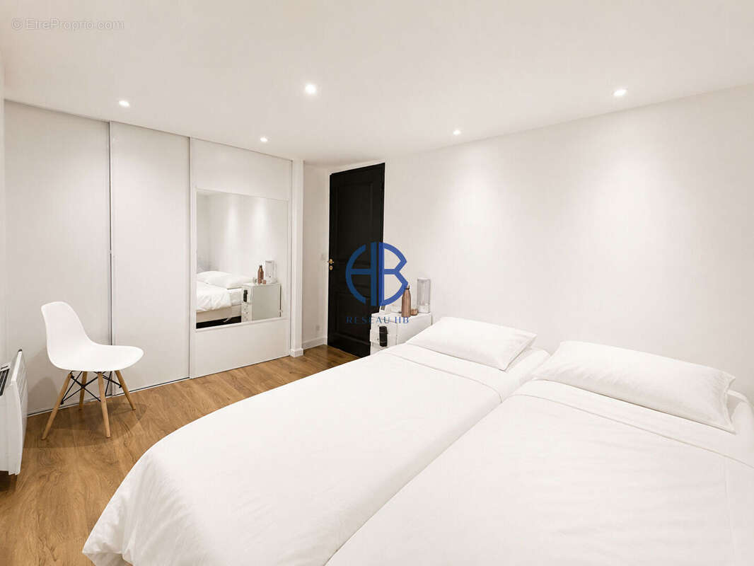 À vendre ! Magnifique maison mitoyenne entièrement rénovée ? 3 chambres ? Grand garage ? Environ 110 m² habitables - photo 11