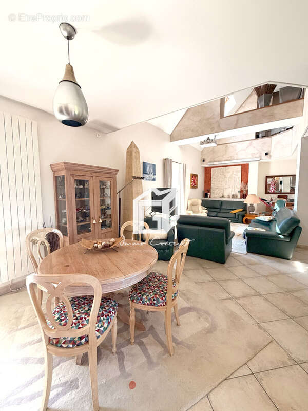 Ensemble immobilier - photo 5