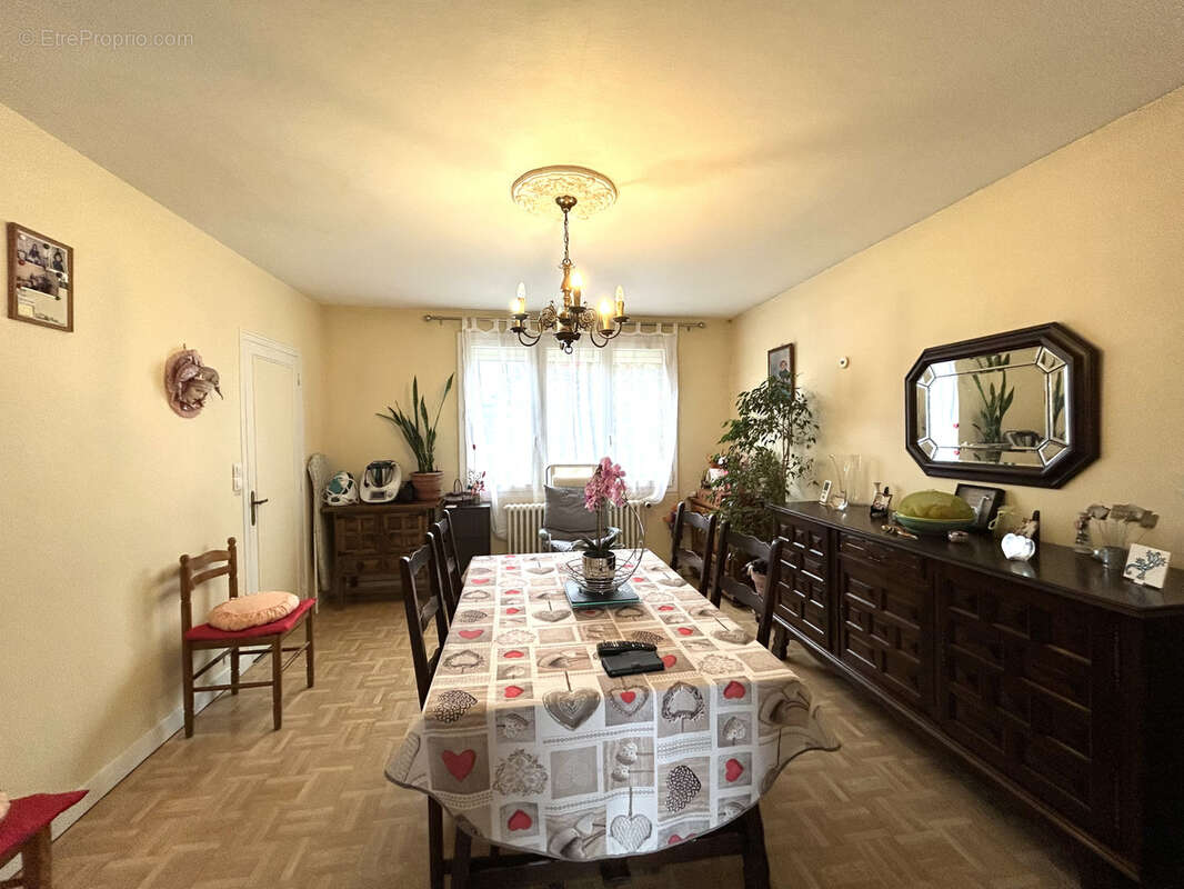 Maison à SAINT-SOLVE