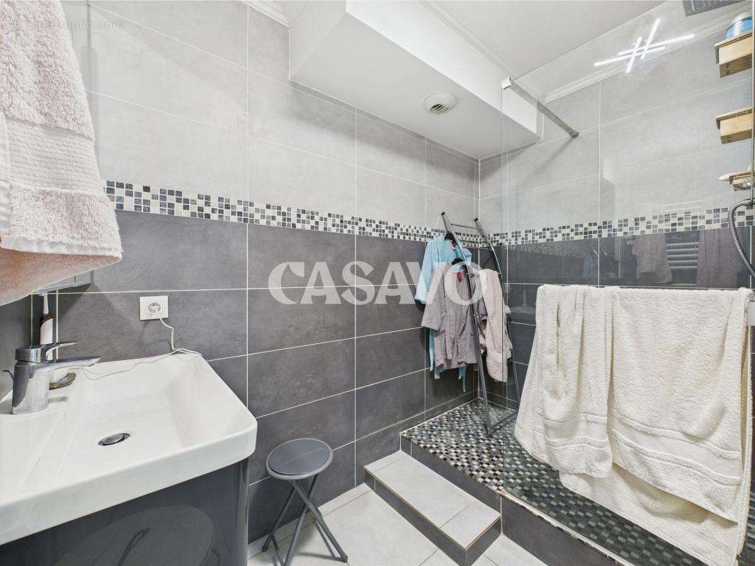 Appartement à AUBERVILLIERS