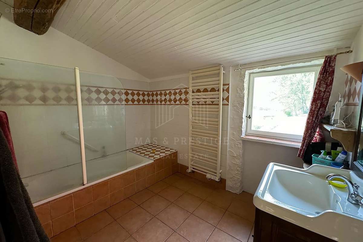 Maison à SAINT-LAURENT-DE-CERDANS