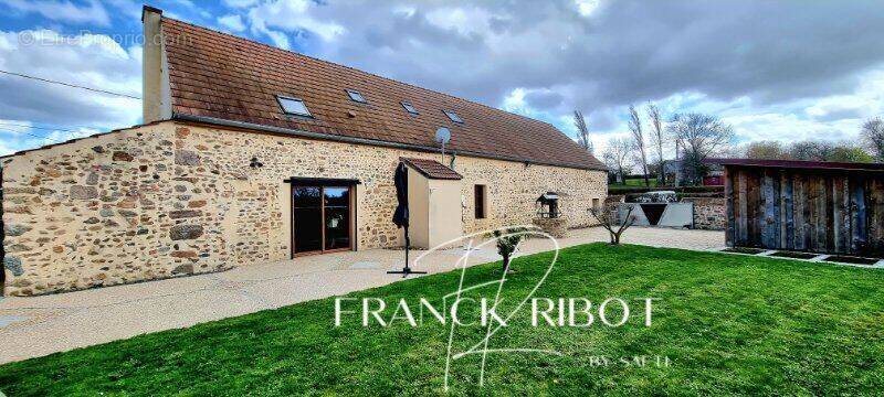 Photo 1 - Maison à QUARRE-LES-TOMBES