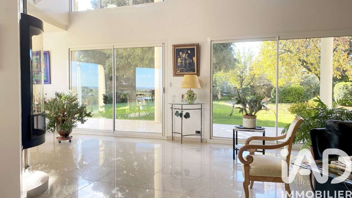 Photo 2 - Maison à CHATEAUBERNARD