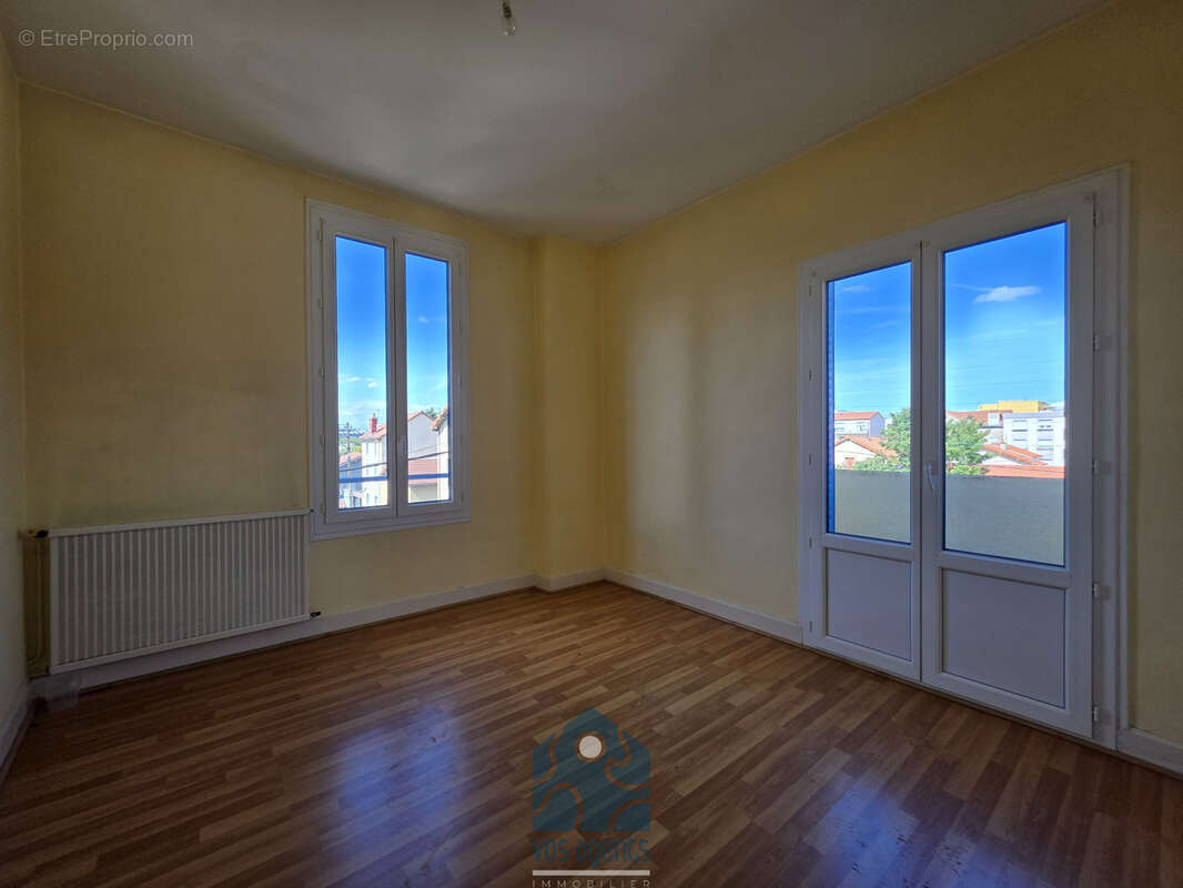 Appartement en triplex 4 pièces avec balcon et stationnement - photo 2