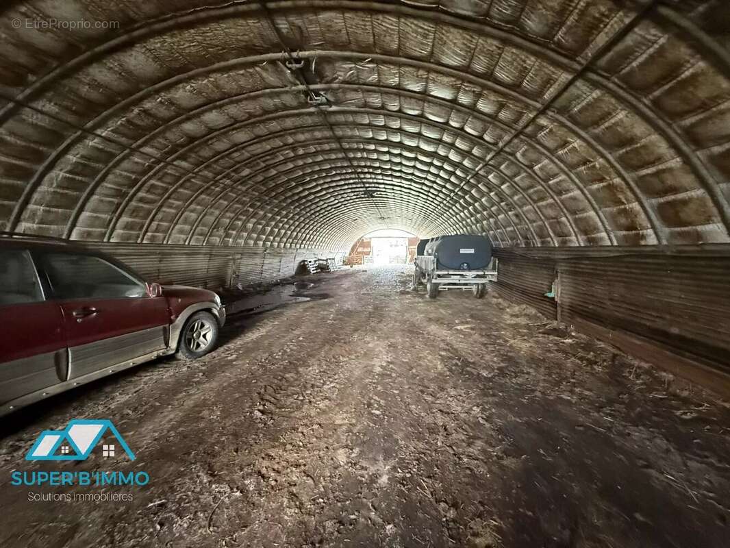 Commerce à SAINT-PRIVAT-DU-DRAGON