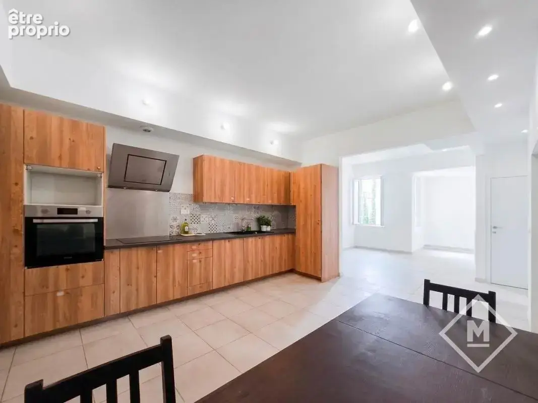 Appartement à MARSEILLE-6E