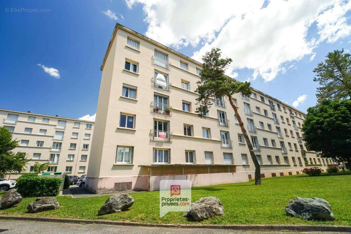 Appartement à SAINT-MARTIN-D'HERES