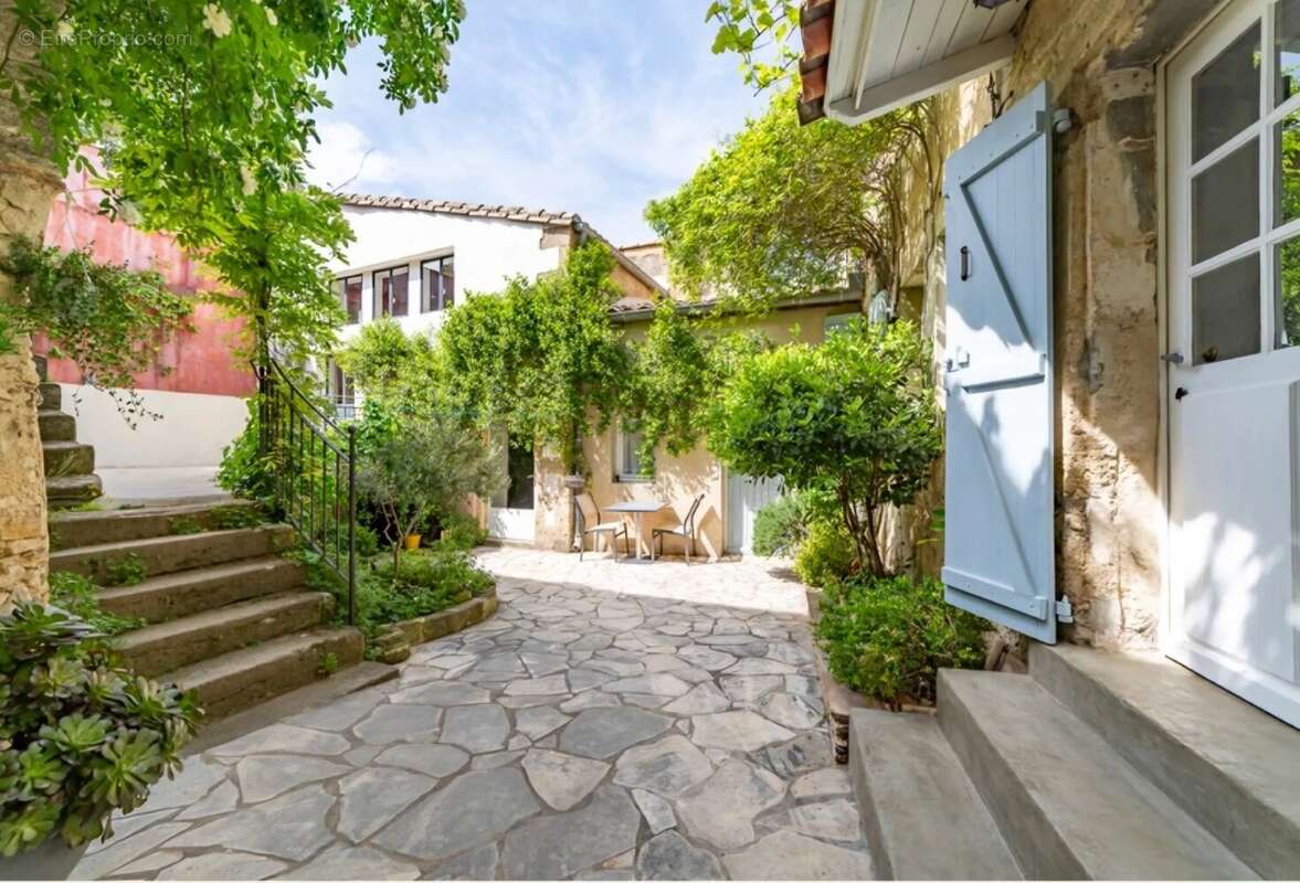 Maison à UZES