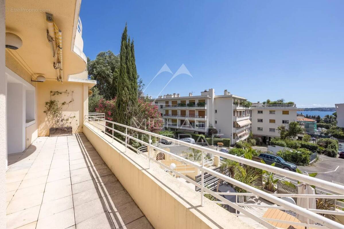 Cannes - Bel appartement au calme avec terrasse, jardin et aperçu mer - photo 5