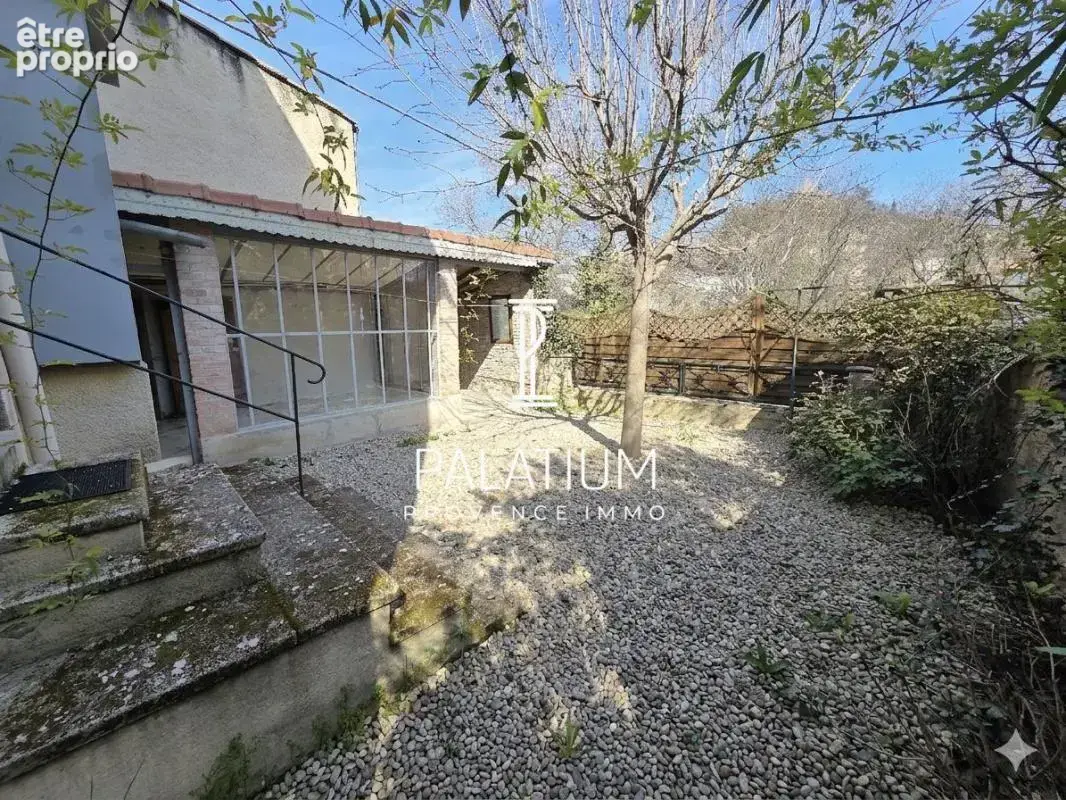FORCALQUIER – Maison de Ville de 76 m² à Rénover avec Jardin, Dépendance et Garage Sécurisé - photo 12