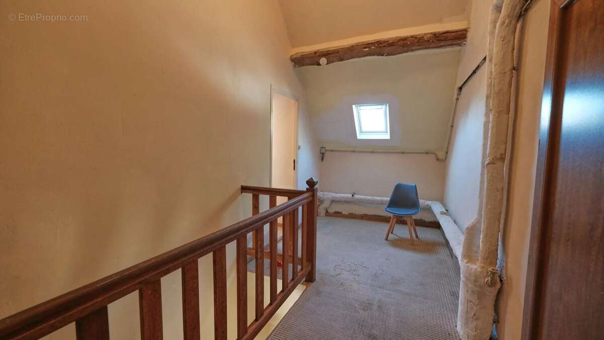 Maison à SAINT-MARTIN-DU-PUY