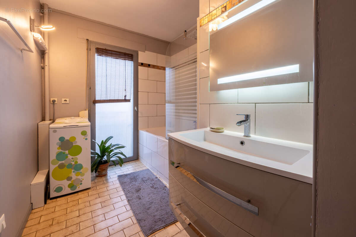 Appartement à SAINT-ETIENNE