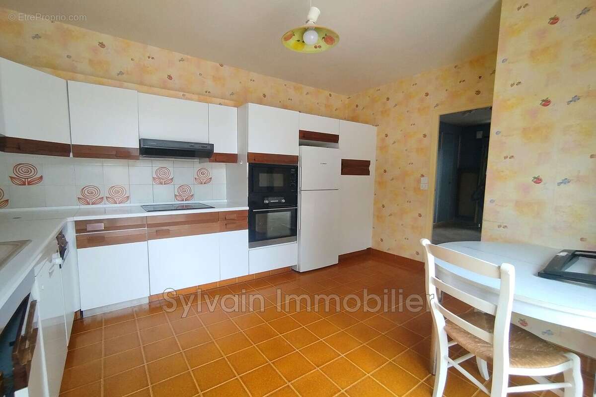 Maison 190 m² à Forges-Les-Eaux  - photo 4
