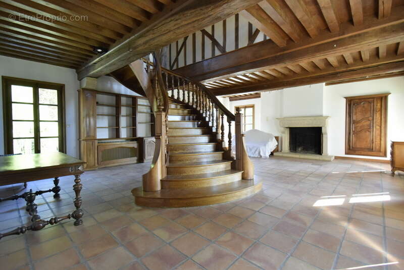 n°4 - Maison à MERCUREY