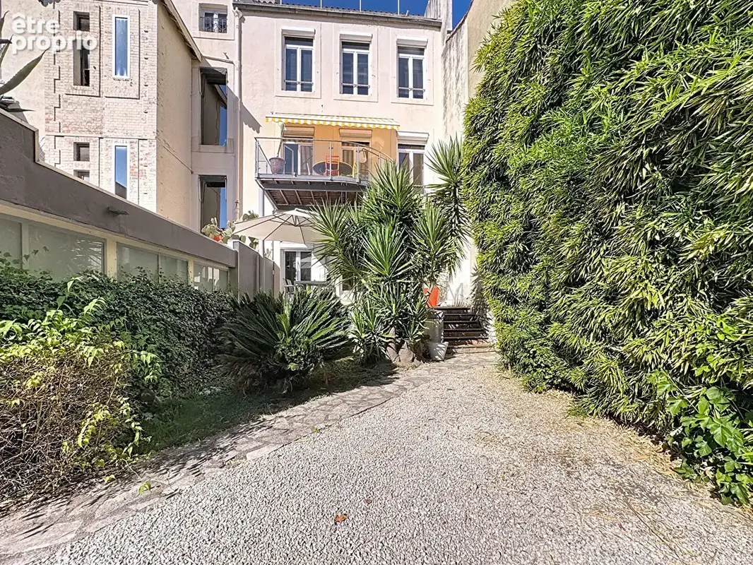 Maison de ville contemporaine avec jardin, garage et roof top au Coeur d'Alès - photo 2