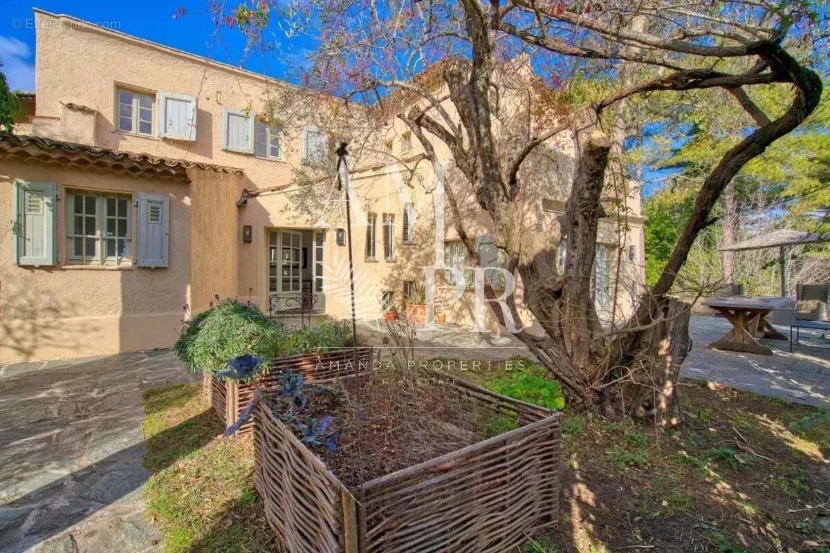 Maison à MOUANS-SARTOUX