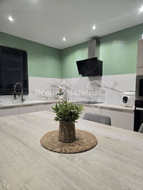 Maison à JONQUIERES-SAINT-VINCENT