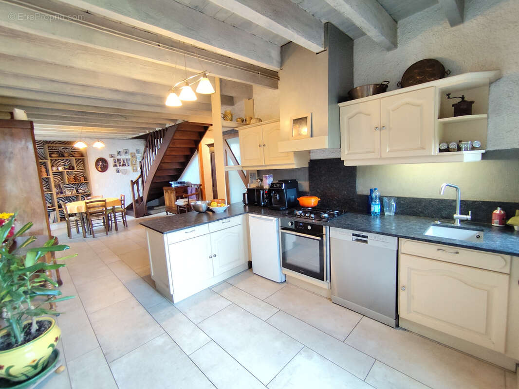 Maison à SAINT-MARTIN-LA-PLAINE