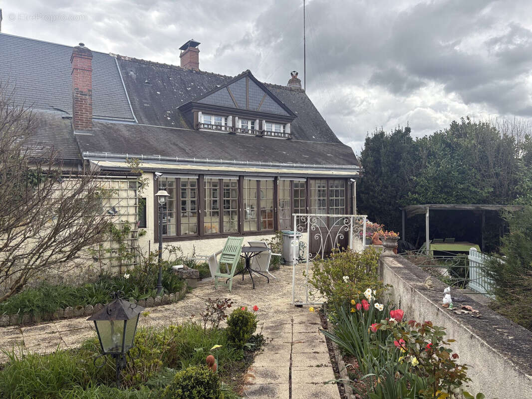 Maison à SAINT-OUEN-LES-VIGNES