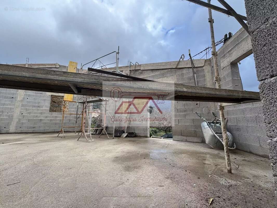 Maison à MONTEGROSSO